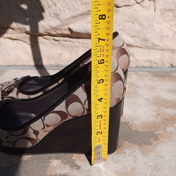 Coach Iyana 8.5 brown pattern wedge heels - Picture 2 of 10